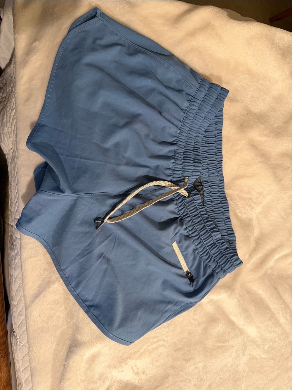 Vuori Light Blue Athletic Drawstring Shorts New without tags Size Medium